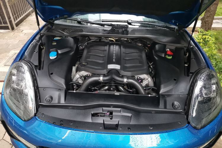 Used Porsche Cayenne 2015 Cayenne GTS 3.6T Engine Bay