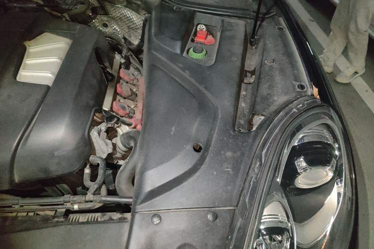 Used Porsche Cayenne 2015 Cayenne 3.0T Engine Bay Left
