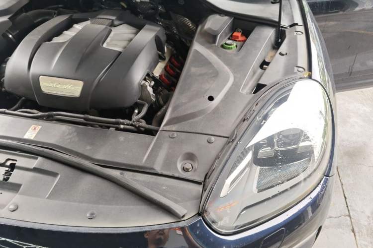 Used Porsche Cayenne 2015 Cayenne 3.0T Engine Bay Left