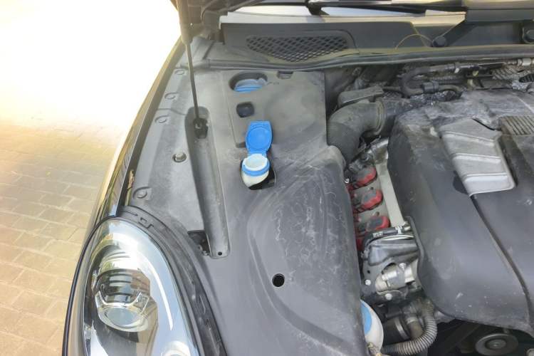 Used Porsche Cayenne 2015 Cayenne 3.0T Engine Bay Right