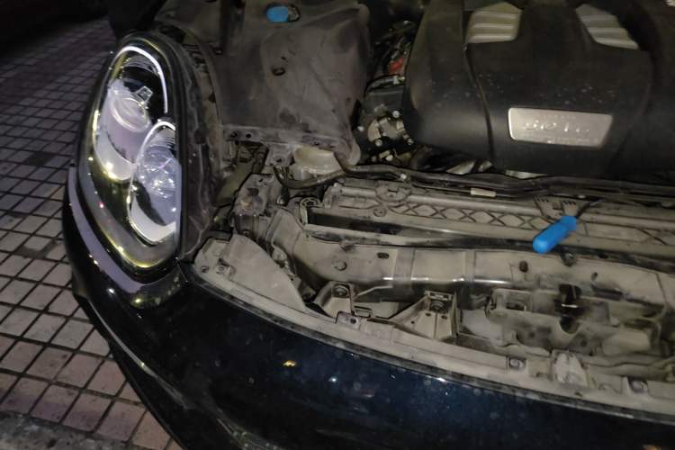 Used Porsche Cayenne 2015 Cayenne 3.0T Engine Bay Right