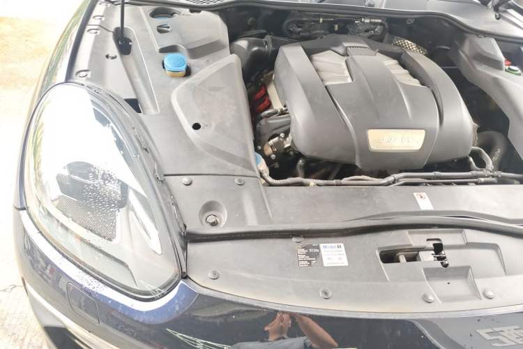 Used Porsche Cayenne 2015 Cayenne 3.0T Engine Bay Right