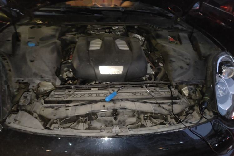 Used Porsche Cayenne 2015 Cayenne 3.0T Engine Bay