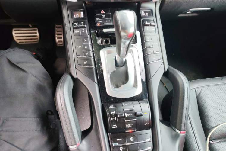 Used Porsche Cayenne 2015 Cayenne 3.0T Gear Lever