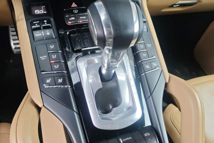 Used Porsche Cayenne 2015 Cayenne 3.0T Gear Lever