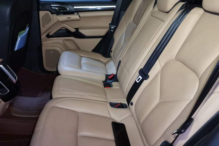 Used Porsche Cayenne 2015 Cayenne 3.0T Left Rear Seat