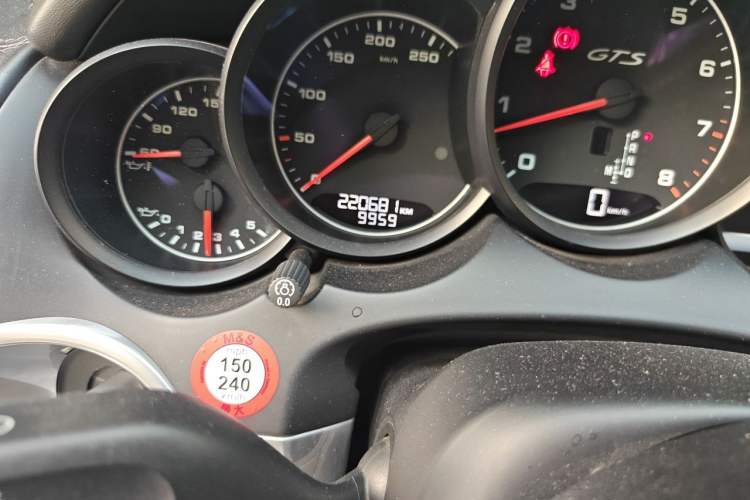 Used Porsche Cayenne 2015 Cayenne GTS 3.6T Odometer Close Up