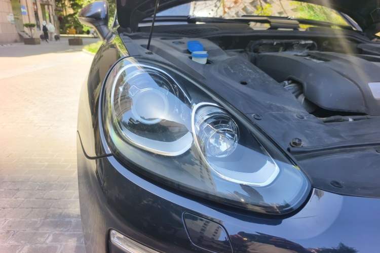 Used Porsche Cayenne 2015 Cayenne 3.0T Right Front Headlight