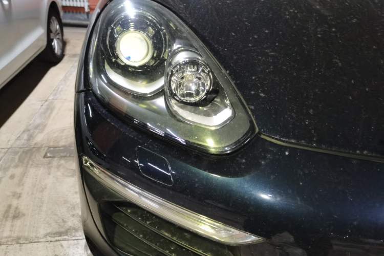 Used Porsche Cayenne 2015 Cayenne 3.0T Right Front Headlight