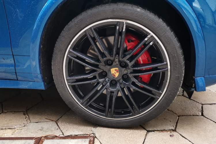 Used Porsche Cayenne 2015 Cayenne GTS 3.6T Right Front Wheel Hub