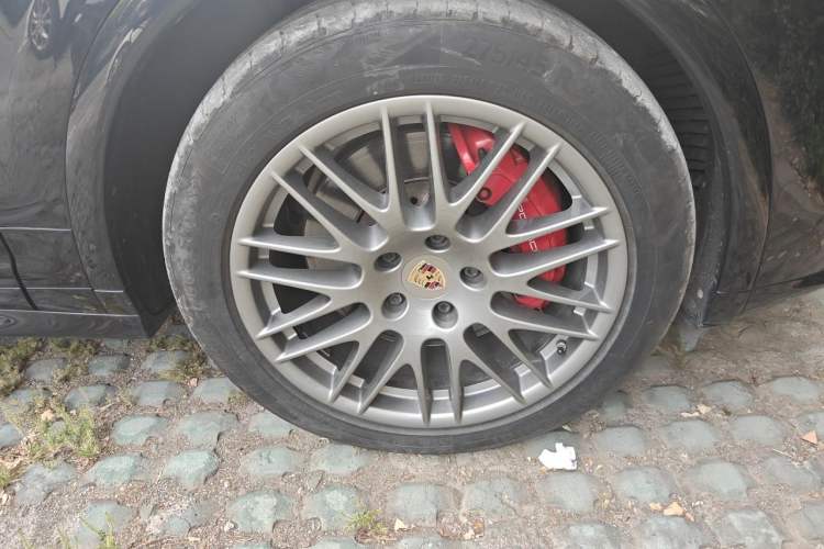 Used Porsche Cayenne 2015 Cayenne GTS 3.6T Right Front Wheel Hub