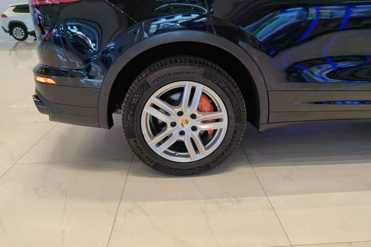 Used Porsche Cayenne 2015 Cayenne 3.0T Right Rear Wheel Hub