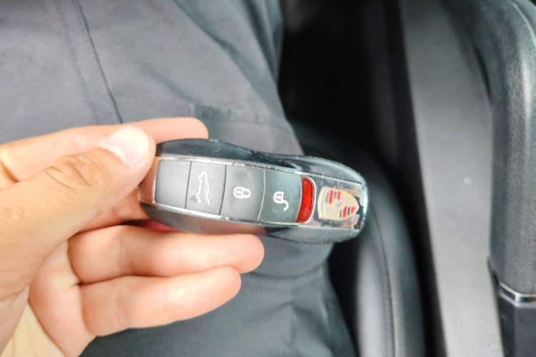 Used Porsche Cayenne 2015 Cayenne 3.0T Vehicle Key