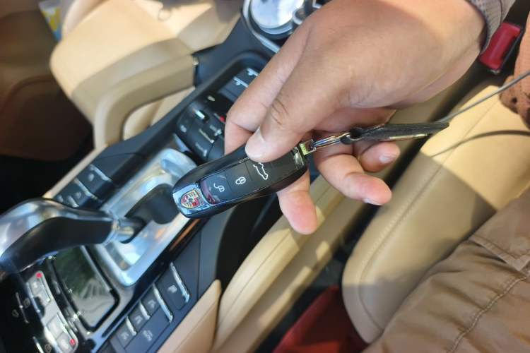 Used Porsche Cayenne 2015 Cayenne 3.0T Vehicle Key