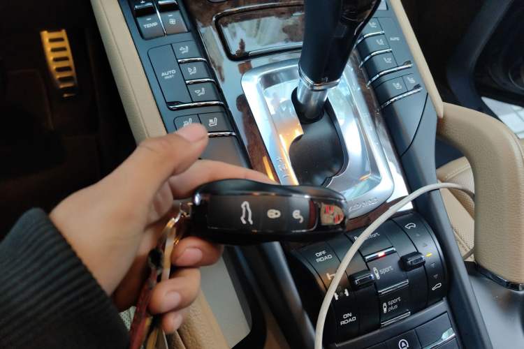 Used Porsche Cayenne 2015 Cayenne 3.0T Vehicle Key