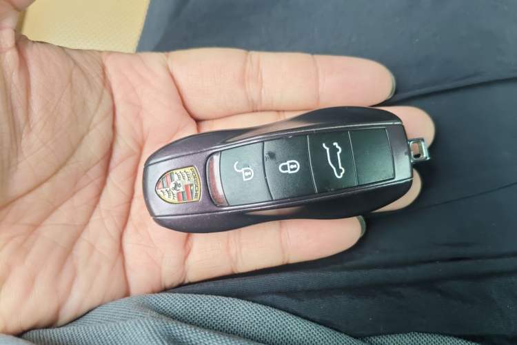 Used Porsche Cayenne 2015 Cayenne 3.0T Vehicle Key