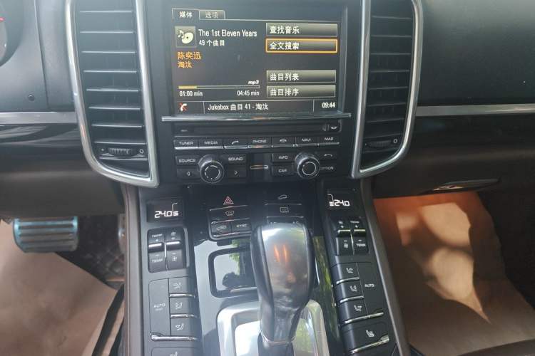 Used Porsche Cayenne 2015 Cayenne 3.0T Audio And AC Panel