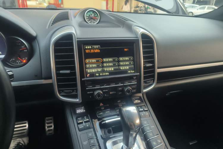 Used Porsche Cayenne 2015 Cayenne 3.0T Audio And AC Panel