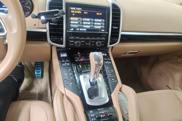 Used Porsche Cayenne 2015 Cayenne 3.0T Audio And AC Panel