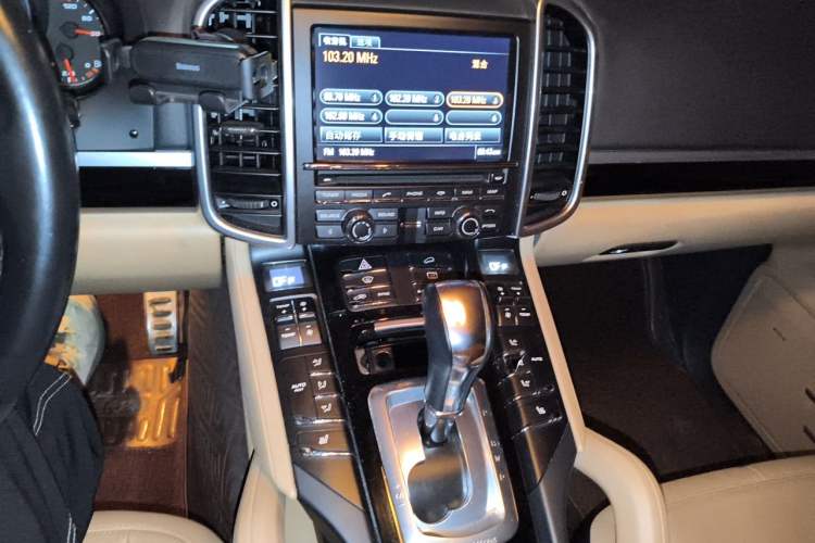 Used Porsche Cayenne 2015 Cayenne 3.0T Audio And AC Panel