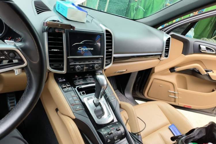 Used Porsche Cayenne 2015 Cayenne 3.0T Audio And AC Panel