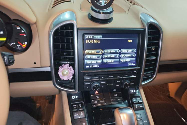 Used Porsche Cayenne 2015 Cayenne 3.0T Audio And AC Panel