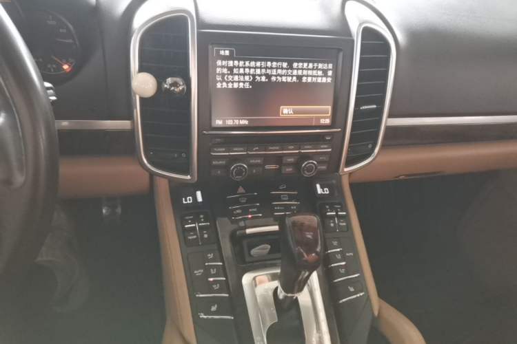 Used Porsche Cayenne 2015 Cayenne 3.0T Audio And AC Panel