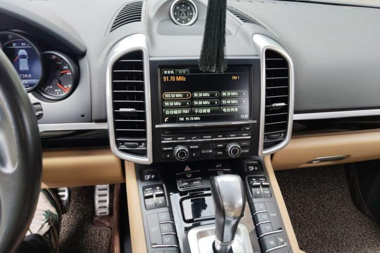 Used Porsche Cayenne 2015 Cayenne 3.0T Audio And AC Panel