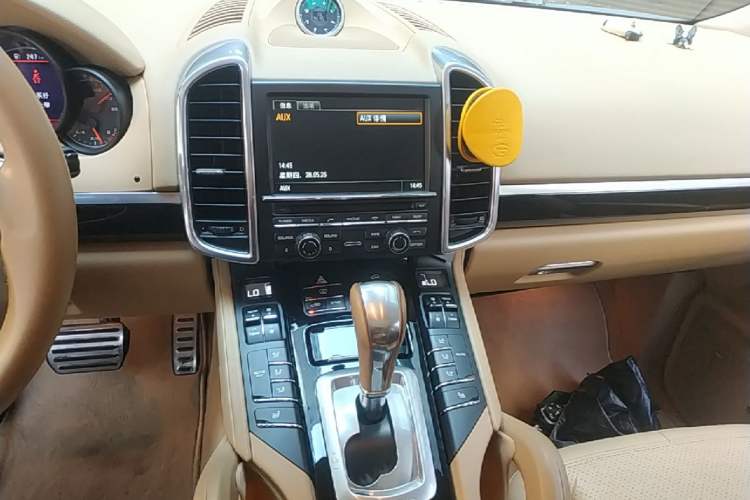 Used Porsche Cayenne 2015 Cayenne 3.0T Audio And AC Panel