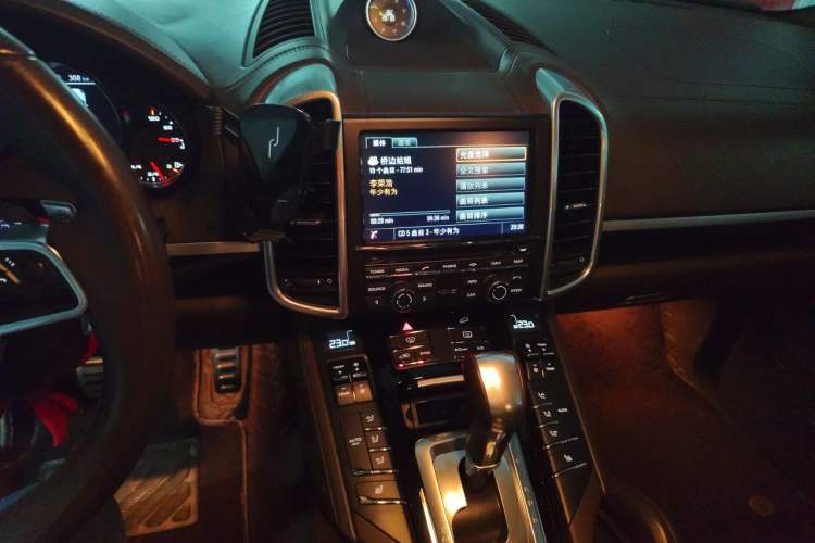Used Porsche Cayenne 2015 Cayenne 3.0T Audio And AC Panel