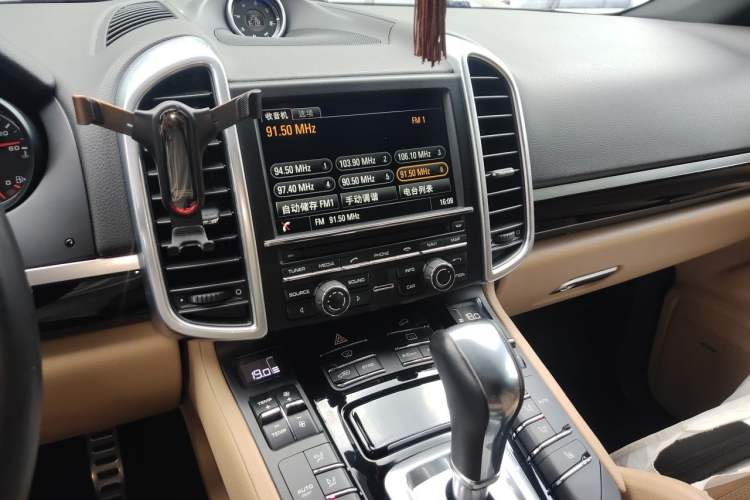 Used Porsche Cayenne 2015 Cayenne 3.0T Audio And AC Panel