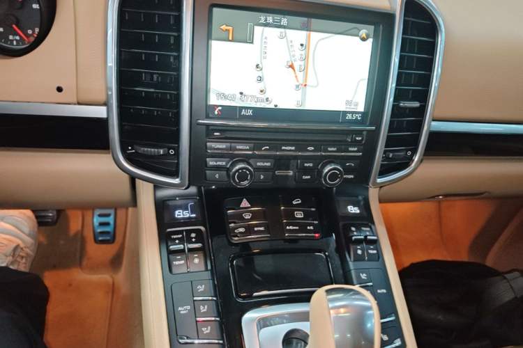 Used Porsche Cayenne 2015 Cayenne 3.0T Audio And AC Panel
