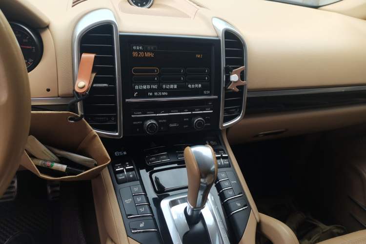 Used Porsche Cayenne 2015 Cayenne 3.0T Audio And AC Panel