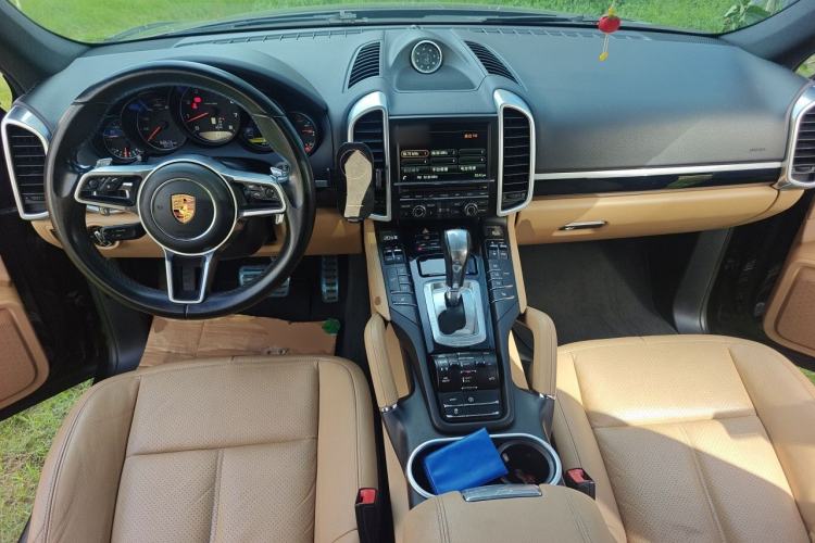 Used Porsche Cayenne 2015 Cayenne 3.0T Center Console