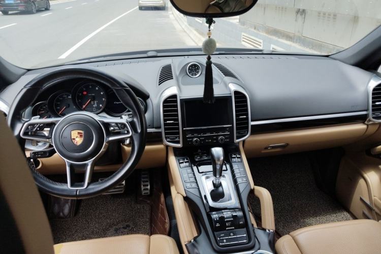 Used Porsche Cayenne 2015 Cayenne 3.0T Center Console