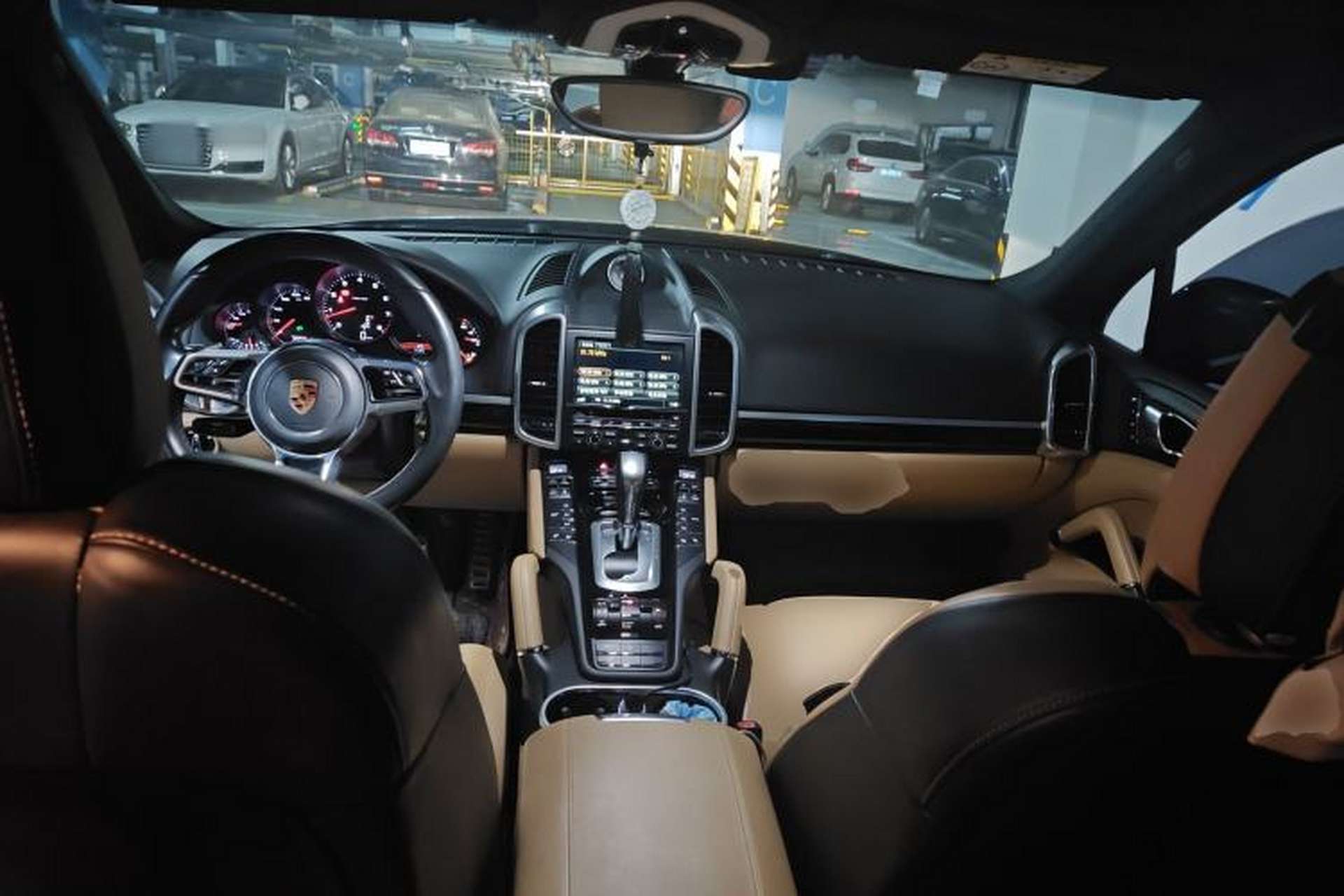 Used Porsche Cayenne 2015 Cayenne 3.0T Center Console