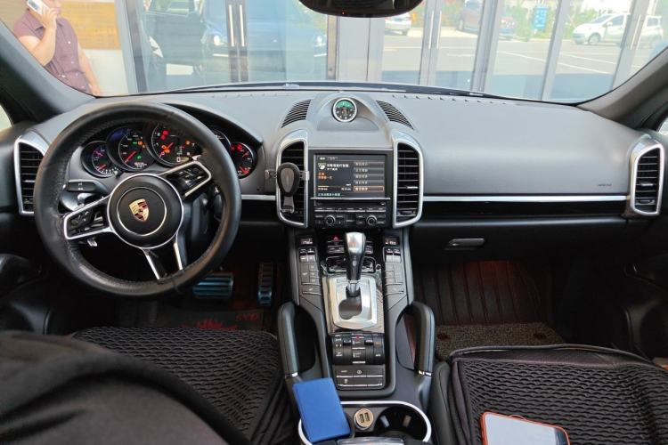 Used Porsche Cayenne 2015 Cayenne 3.0T Center Console
