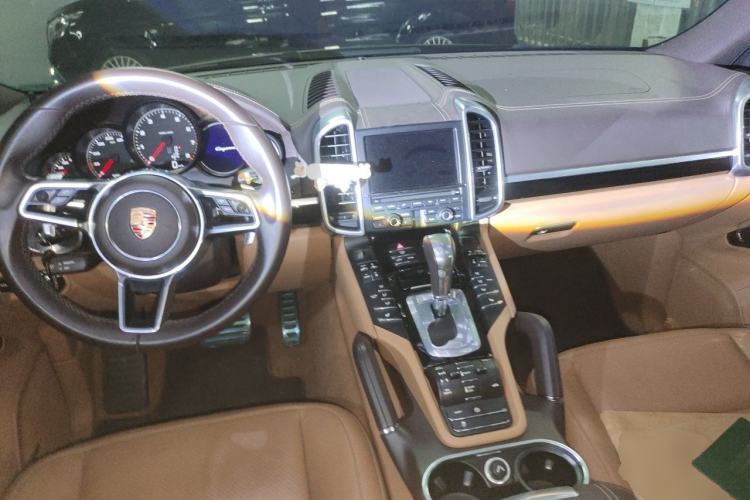 Used Porsche Cayenne 2015 Cayenne 3.0T Center Console