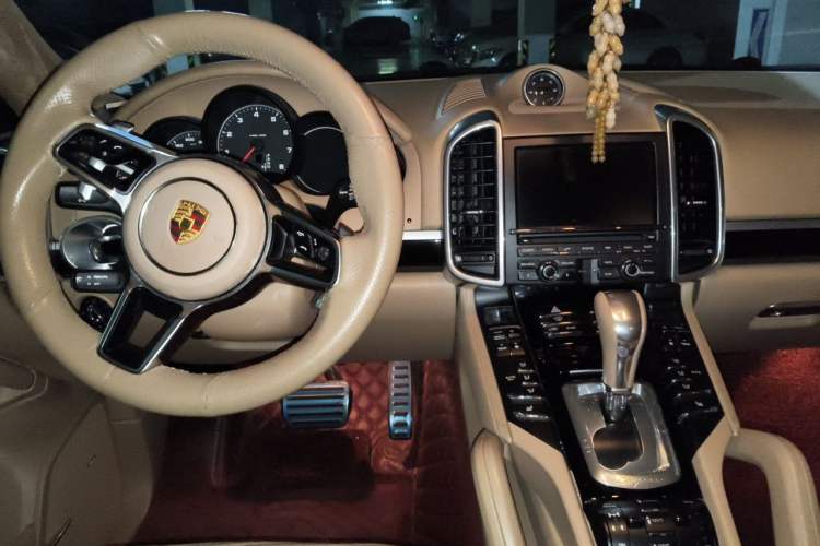 Used Porsche Cayenne 2015 Cayenne 3.0T Center Console