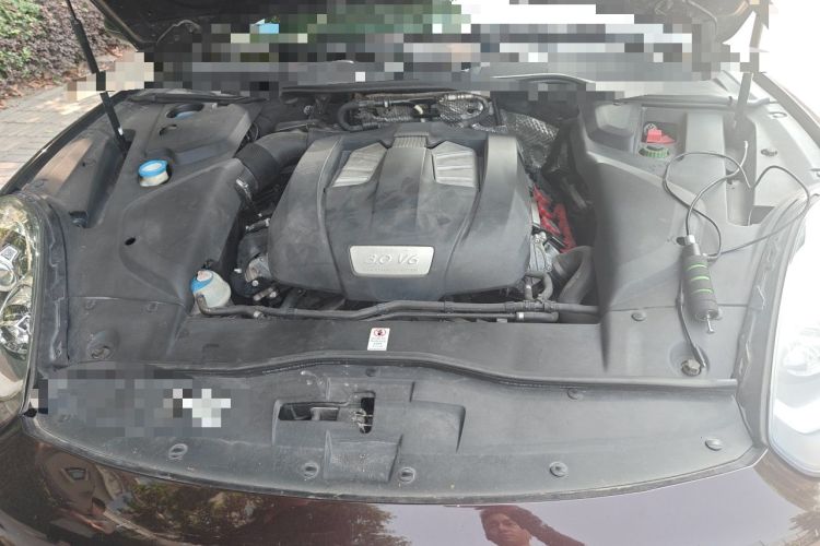 Used Porsche Cayenne 2015 Cayenne 3.0T Engine Bay