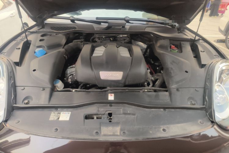 Used Porsche Cayenne 2015 Cayenne 3.0T Engine Bay