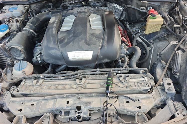 Used Porsche Cayenne 2015 Cayenne 3.0T Engine Bay