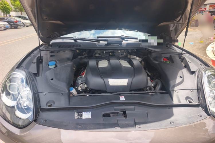 Used Porsche Cayenne 2015 Cayenne 3.0T Engine Bay