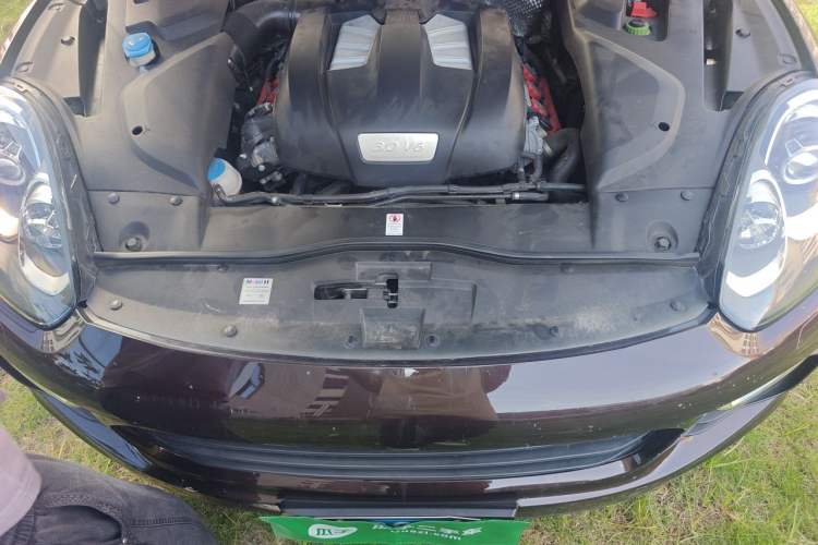 Used Porsche Cayenne 2015 Cayenne 3.0T Engine Bay