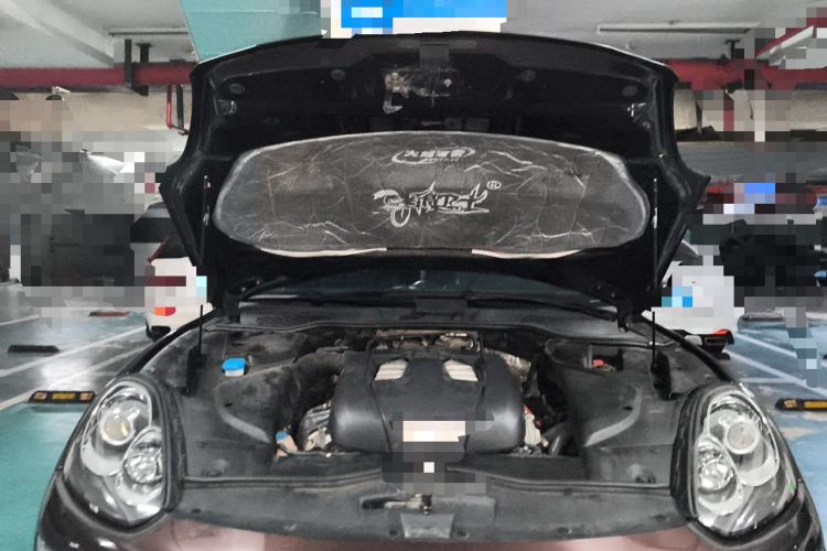 Used Porsche Cayenne 2015 Cayenne 3.0T Engine Bay