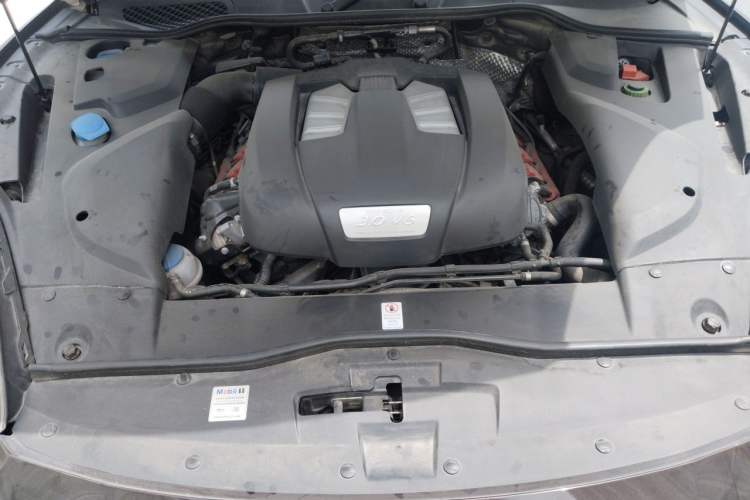 Used Porsche Cayenne 2015 Cayenne 3.0T Engine Bay