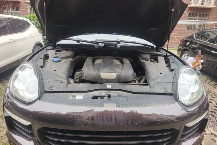 Used Porsche Cayenne 2015 Cayenne 3.0T Engine Bay