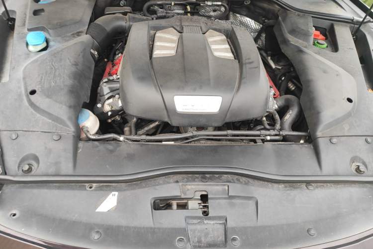Used Porsche Cayenne 2015 Cayenne 3.0T Engine Bay