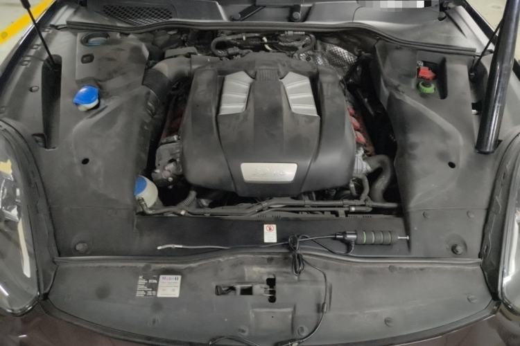 Used Porsche Cayenne 2015 Cayenne 3.0T Engine Bay