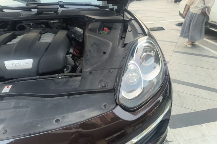 Used Porsche Cayenne 2015 Cayenne 3.0T Engine Bay Left